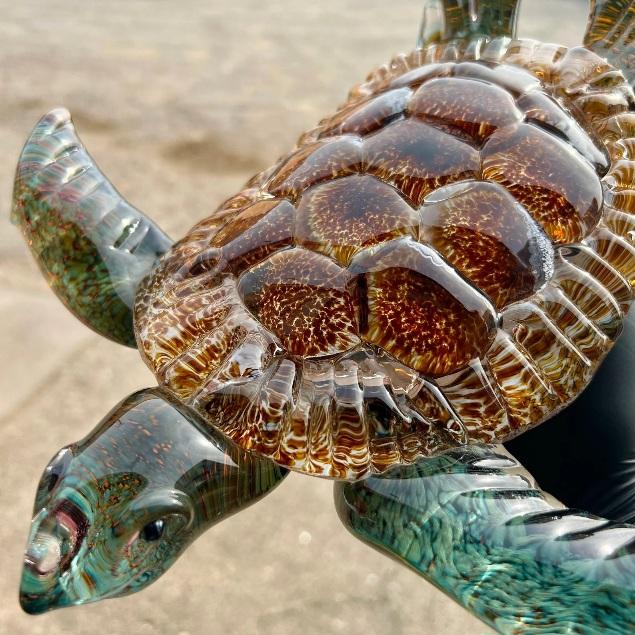 Deluxe Sea Turtle, art glass by John Gibbons
